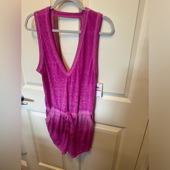 Brand new Becca romper size small - Picture 2 of 7